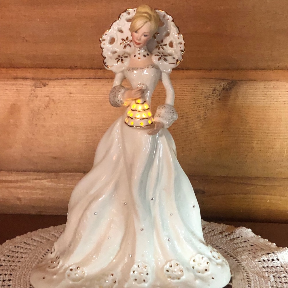 Lenox Snow Queen Florentine and Pearl